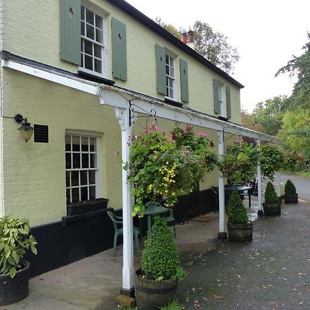 The Sun Inn Englefield Green Room photo