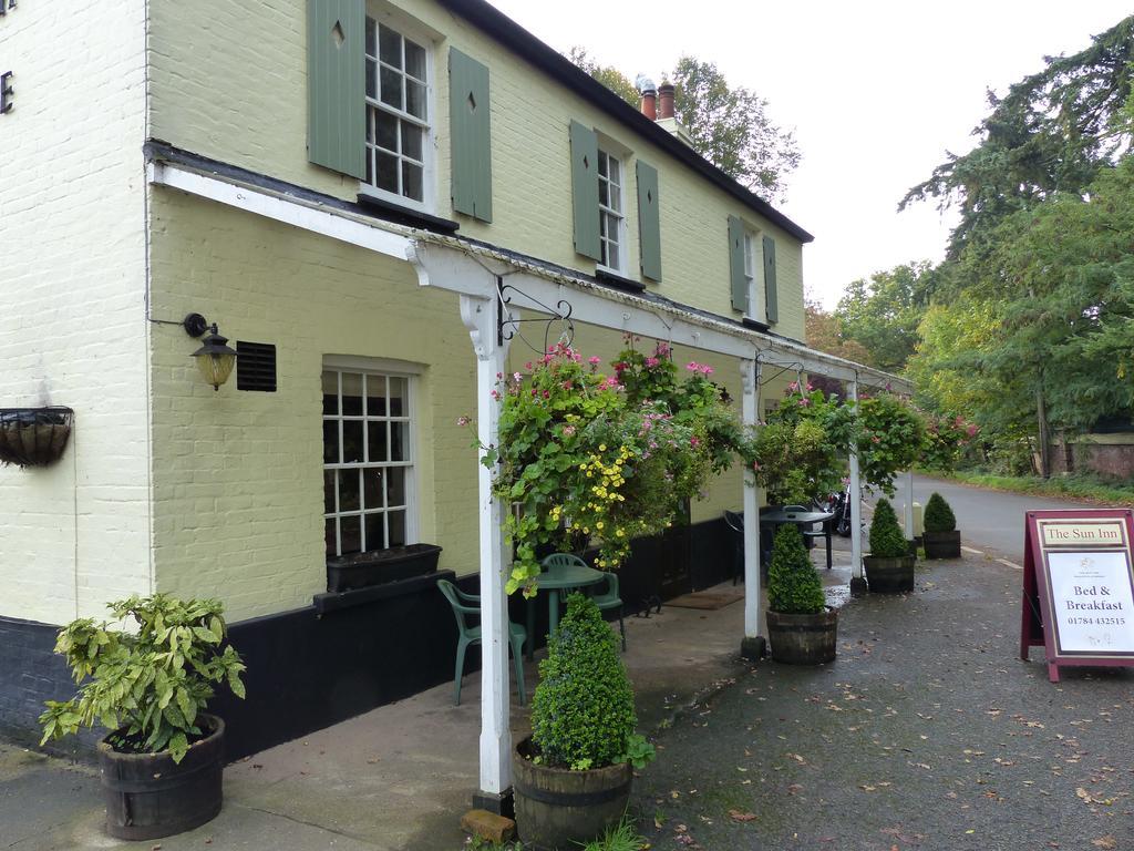 The Sun Inn Englefield Green Room photo